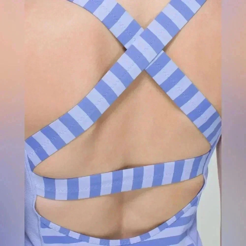 Lululemon Core Kicker Tank 4 - Picture 2 of 7